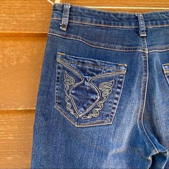 Cosmopolitan Jeanwear Blue Embroidered Bootcut Midrise Denim Loose Fit Jeans - Picture 11 of 12